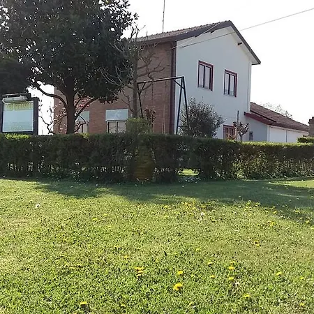 بيت للعطل Locazione Turistica Girasole